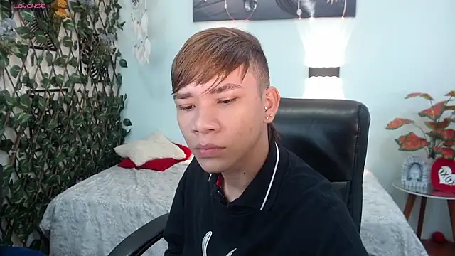 Snapshot of nathanclay chatting on 09-11-25, 12:38 nathanclay online show from 09-11-25, 12:38