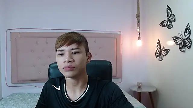 Snapshot of nathanclay chatting on 10-31-25, 12:28 nathanclay online show from 10-31-25, 12:28