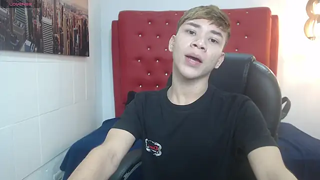 Snapshot of nathanclay chatting on 12-04-25, 03:38 nathanclay online show from 12-04-25, 03:38