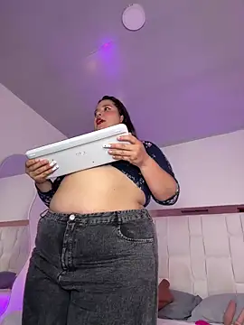 Snapshot of SamanthaDiamonds_ chatting on 09-19-25, 06:37 SamanthaDiamonds online show from 09-19-25, 06:37