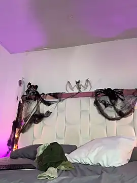 Snapshot of SamanthaDiamonds_ chatting on 10-12-25, 11:37 SamanthaDiamonds online show from 10-12-25, 11:37