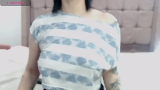 Snapshot of HotAss_Hally chatting on 10-11-25, 04:33 HotAss Hally online show from 10-11-25, 04:33