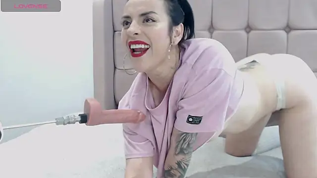 Snapshot of HotAss_Hally chatting on 11-19-25, 09:42 HotAss Hally online show from 11-19-25, 09:42