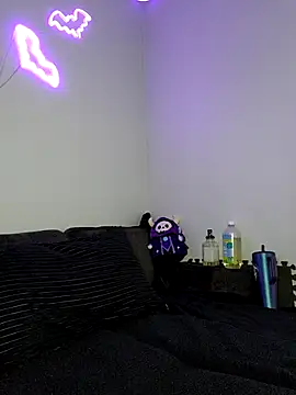 HarleyDemon666 online show from 11-16-25, 11:43