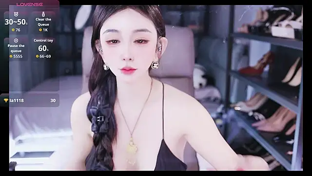 Snapshot of kelariy chatting on 10-16-25, 01:34 kelariy online show from 10-16-25, 01:34