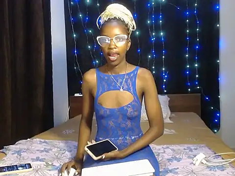 wild smile online show from 10-13-25, 06:41