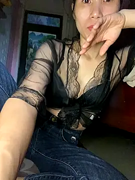 Snapshot of MinHiNi chatting on 10-10-25, 12:31 MinHiNi online show from 10-10-25, 12:31