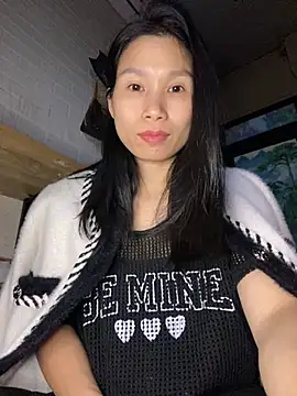 Snapshot of MinHiNi chatting on 12-05-25, 06:55 MinHiNi online show from 12-05-25, 06:55