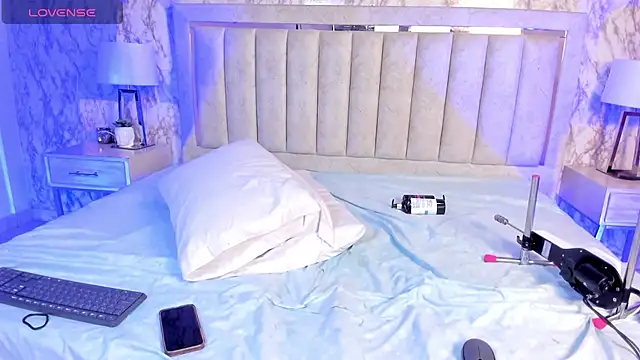 Snapshot of AlaiaMoretti chatting on 10-25-25, 05:37 AlaiaMoretti online show from 10-25-25, 05:37