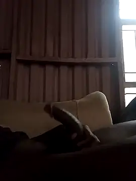 Snapshot of Mshengu01 chatting on 09-12-25, 11:21 Mshengu01 online show from 09-12-25, 11:21