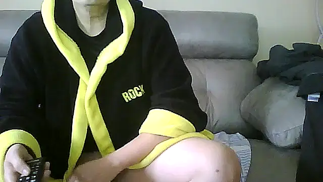 Snapshot of geli45 chatting on 01-12-26, 11:26 geli45 online show from 01-12-26, 11:26