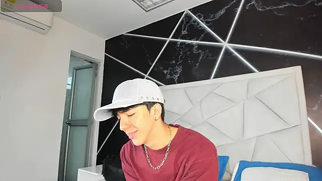 AerumChae online show from 04-08-26, 12:27