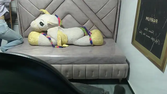 Snapshot of Velvet_Moon_V chatting on 12-03-25, 01:31 Velvet Moon V online show from 12-03-25, 01:31