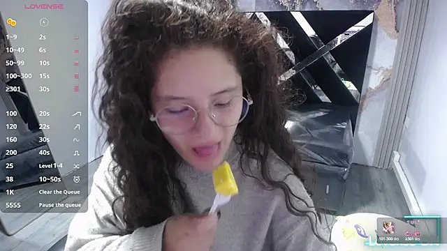 Velvet Moon V online show from 02-06-26, 12:30