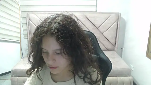 Velvet Moon V online show from 02-17-26, 08:15