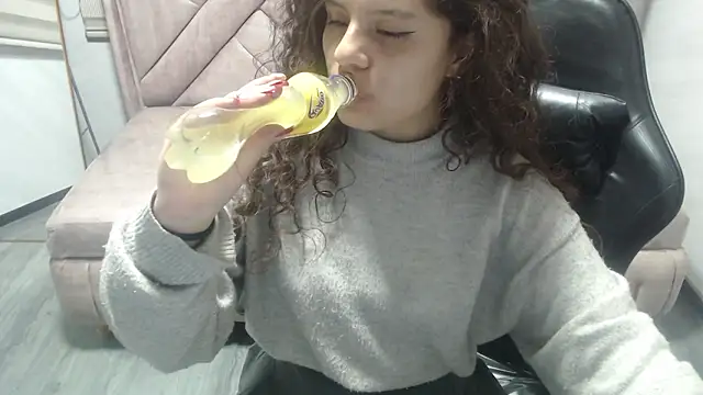 Velvet Moon V online show from 03-16-26, 07:51