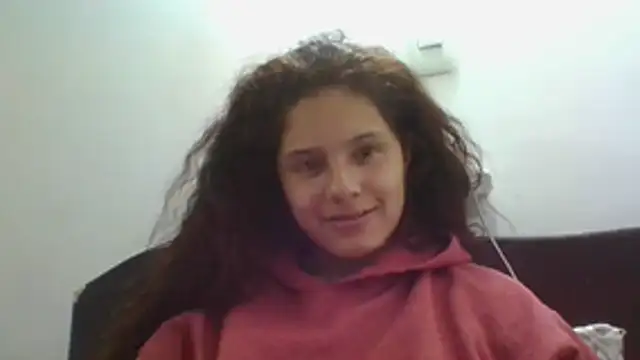 Snapshot of Velvet_Moon_V chatting on 05-15-26, 01:23 Velvet Moon V online show from 05-15-26, 01:23