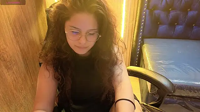 Snapshot of Velvet_Moon_V chatting on 07-01-26, 03:08 Velvet Moon V online show from 07-01-26, 03:08