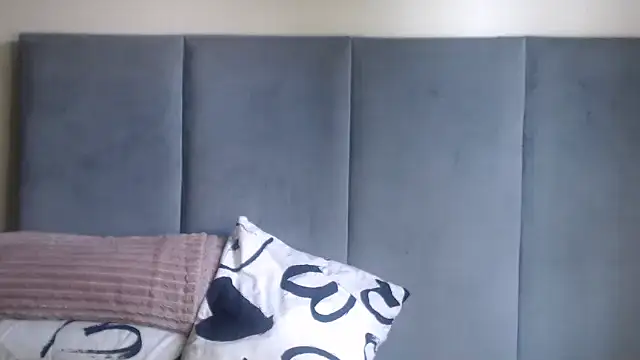 Jah-Queen online show from 11-26-25, 01:56