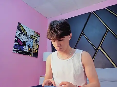 RoberthAlv online show from 02-10-26, 01:37