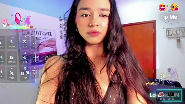 Elsa Pataky online show from 11-25-25, 02:28