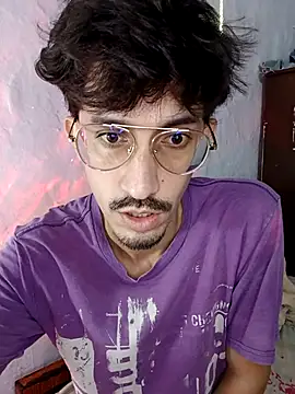 Dilanstrawberry online show from 10-27-25, 01:09