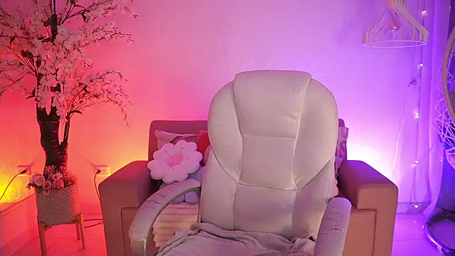 Snapshot of JadeSummerr chatting on 04-30-26, 11:38 JadeSummerr online show from 04-30-26, 11:38