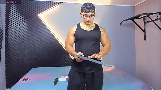 Horny nick18 online show from 03-12-26, 12:33