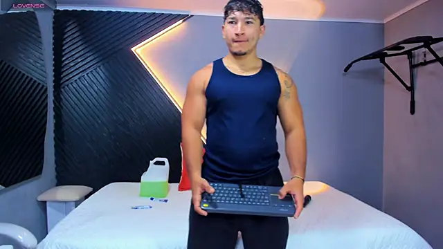 Horny nick18 online show from 04-14-26, 10:32