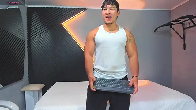 Horny nick18 online show from 04-17-26, 12:30