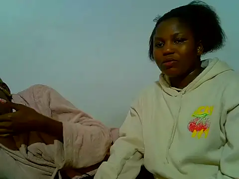 SweetHoney21  online show from 05-22-26, 09:31