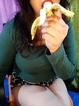 Snapshot of Ishani_Baby chatting on 12-17-25, 05:02 Ishani Baby online show from 12-17-25, 05:02