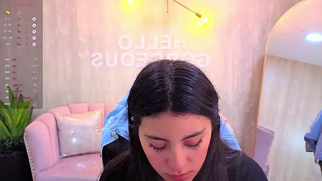 Snapshot of Zoe_Blaze_A chatting on 11-14-25, 12:15 Zoe Blaze A online show from 11-14-25, 12:15