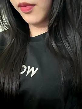 Snapshot of Desi_sara chatting on 10-04-25, 02:59 Desi sara online show from 10-04-25, 02:59