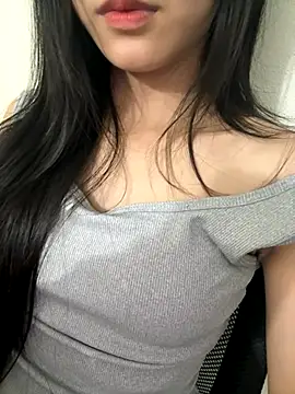 Snapshot of Desi_sara chatting on 10-18-25, 03:46 Desi sara online show from 10-18-25, 03:46