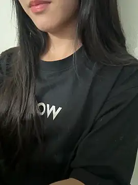 Snapshot of Desi_sara chatting on 10-24-25, 03:36 Desi sara online show from 10-24-25, 03:36