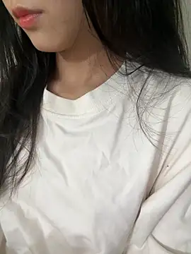 Snapshot of Desi_sara chatting on 10-28-25, 04:16 Desi sara online show from 10-28-25, 04:16