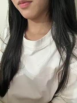 Snapshot of Desi_sara chatting on 11-04-25, 03:33 Desi sara online show from 11-04-25, 03:33