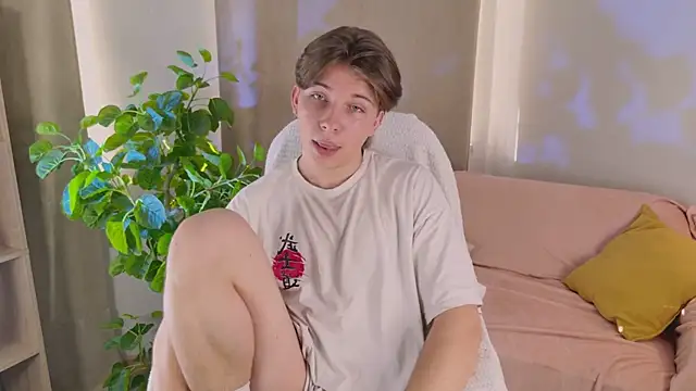 Snapshot of Robby_Manson chatting on 10-04-25, 01:09 Robby Manson online show from 10-04-25, 01:09