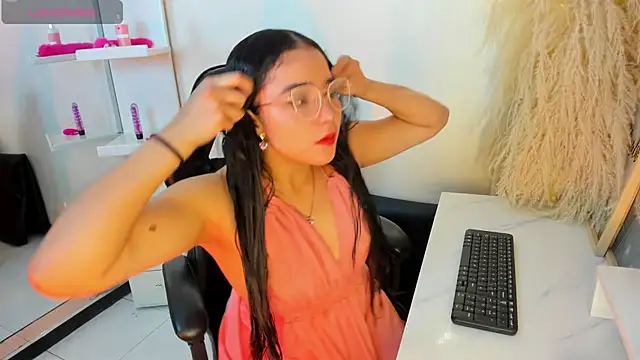 Snapshot of CamiJones chatting on 09-10-25, 11:54 CamiJones online show from 09-10-25, 11:54