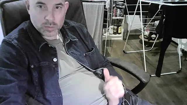 Chrisprngr online show from 10-10-25, 04:39