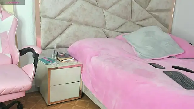 kendal hot01 online show from 10-02-25, 10:55