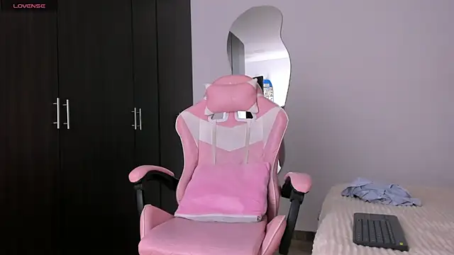 kendal hot01 online show from 03-27-26, 07:13