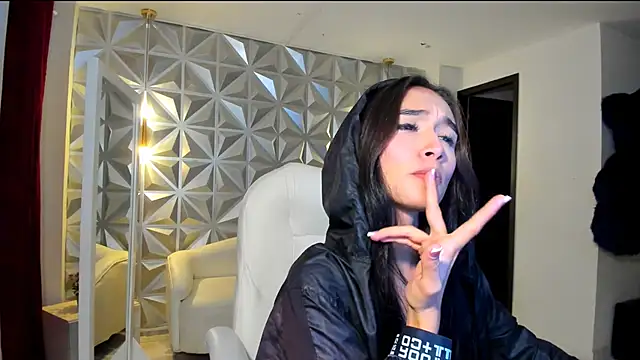 Snapshot of hellen_tease chatting on 04-21-26, 12:55 hellen tease online show from 04-21-26, 12:55