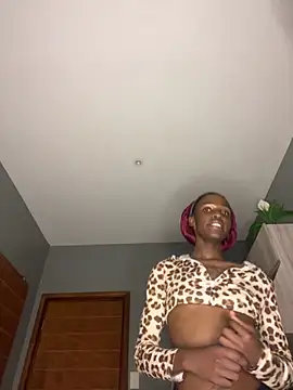 Trans fairy online show from 06-03-26, 10:37