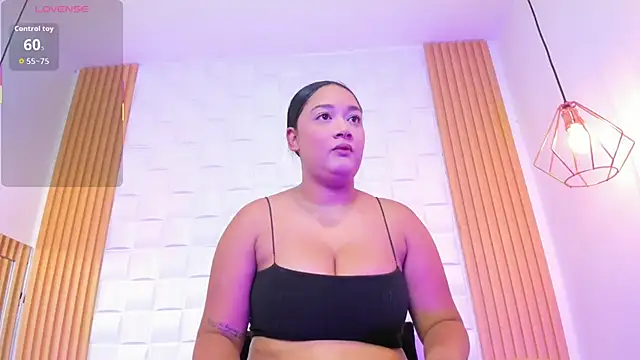 Snapshot of AriaBelle chatting on 11-28-25, 11:02 AriaBelle online show from 11-28-25, 11:02