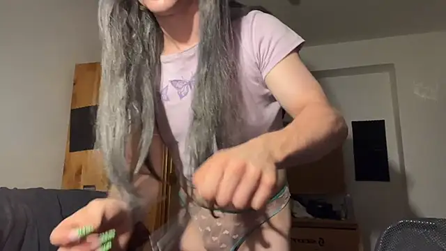 Snapshot of emilydee666 chatting on 09-22-25, 08:44 emilydee666 online show from 09-22-25, 08:44