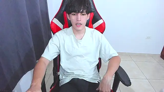 Snapshot of eren_188 chatting on 09-11-25, 03:28 eren 188 online show from 09-11-25, 03:28