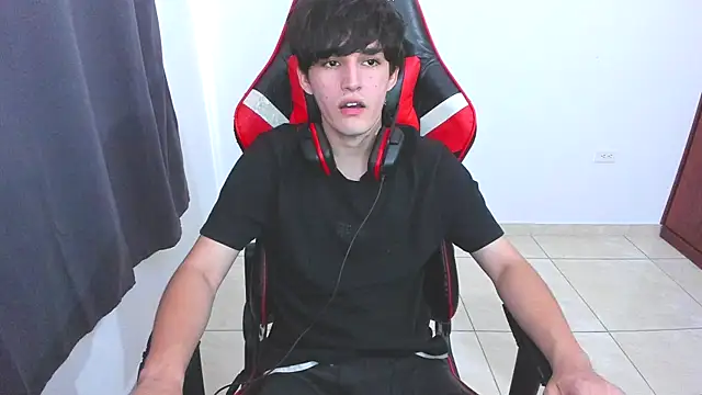 Snapshot of eren_188 chatting on 09-18-25, 07:27 eren 188 online show from 09-18-25, 07:27