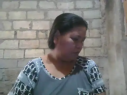 Snapshot of xxbernxxx chatting on 09-27-25, 06:18 xxbernxxx online show from 09-27-25, 06:18